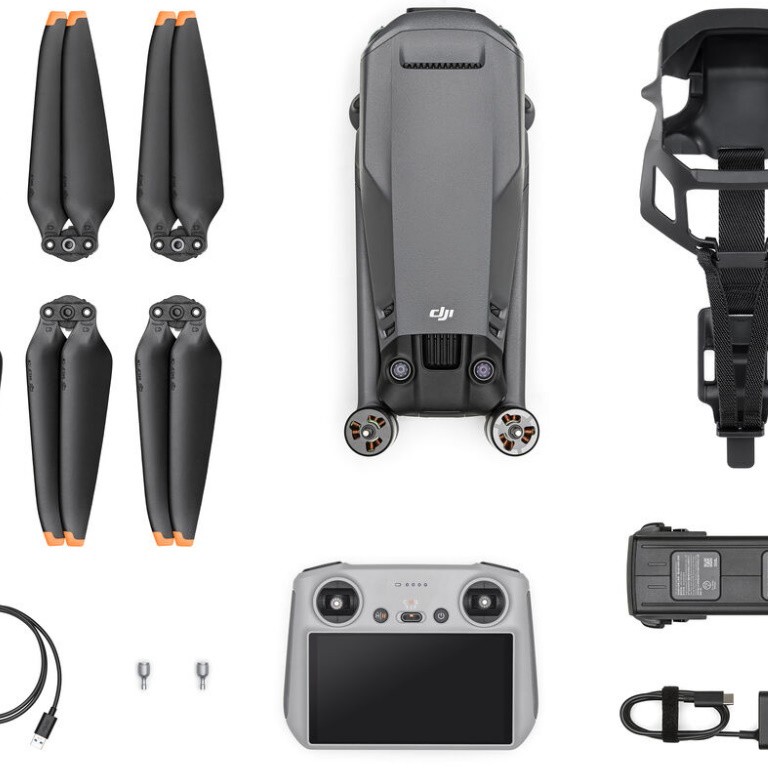Drona DJI Mavic 3 Classic + Smart ControllerAutonomie 46min, gimbal 3 axe 