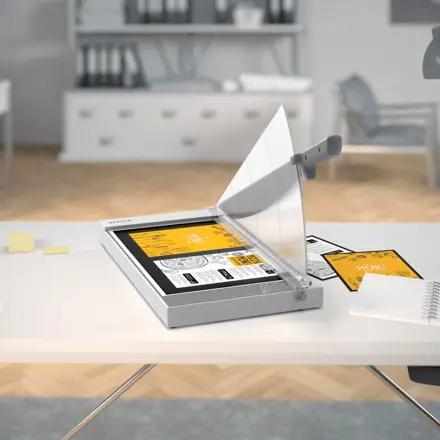Ghilotina Leitz Home Office Precision, format A3, capacitate 10 coli 80gsm, dim. 346x616x346mm, otel inoxidabil, pat lemn laminat negru, 
