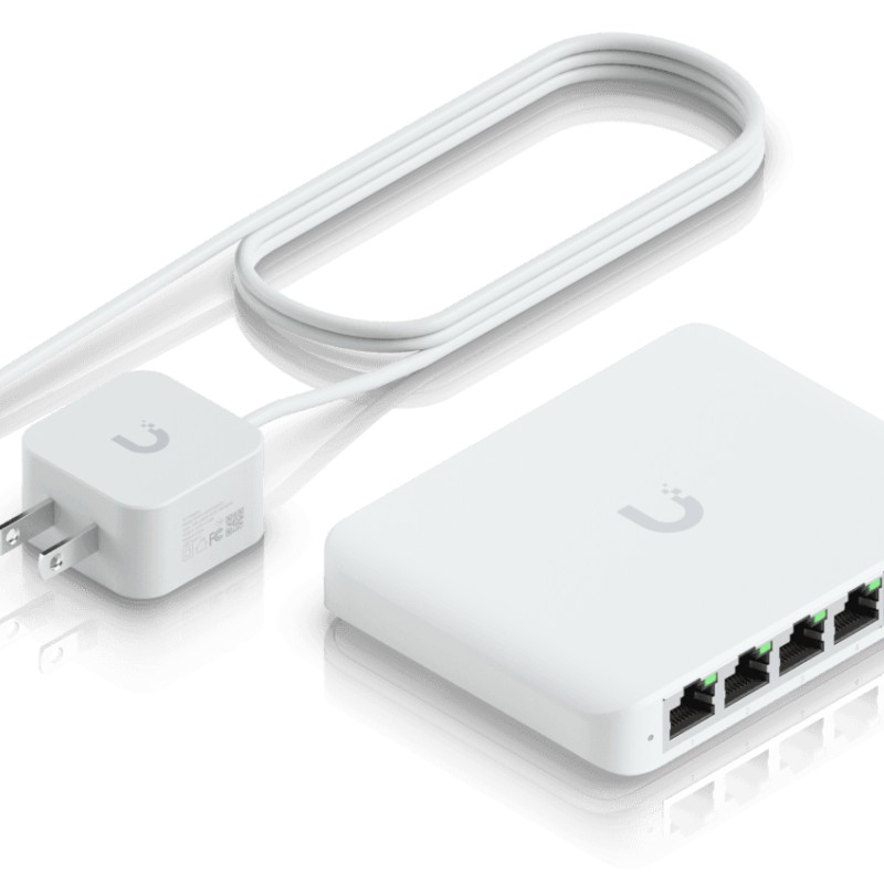 Ubiquiti 5-port 2.5G switch that can be powered with PoE or a USB-C adapter; 4x 2.5 GbE ports, 2.5 GbE PoE input port for power 
