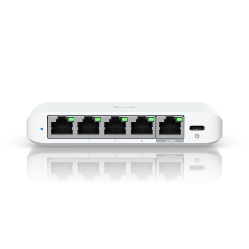 Ubiquiti 5-port 2.5G switch that can be powered with PoE or a USB-C adapter; 4x 2.5 GbE ports, 2.5 GbE PoE input port for power 