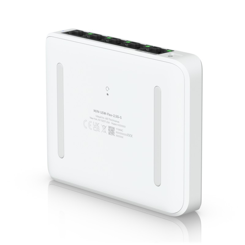 Ubiquiti 5-port 2.5G switch that can be powered with PoE or a USB-C adapter; 4x 2.5 GbE ports, 2.5 GbE PoE input port for power 